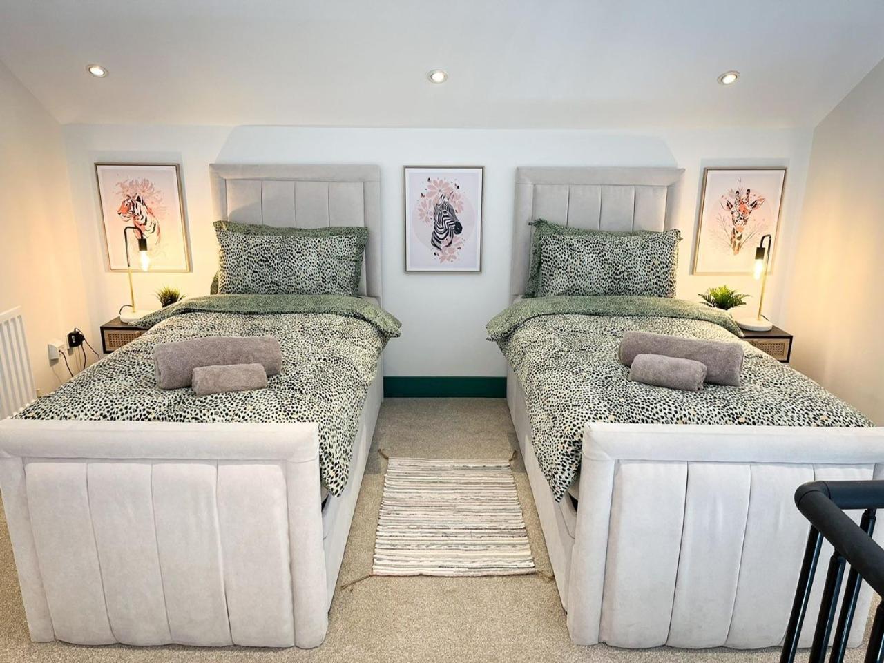 Jungle Escape, City Apartment With Parking & Terrace Chester Exterior photo